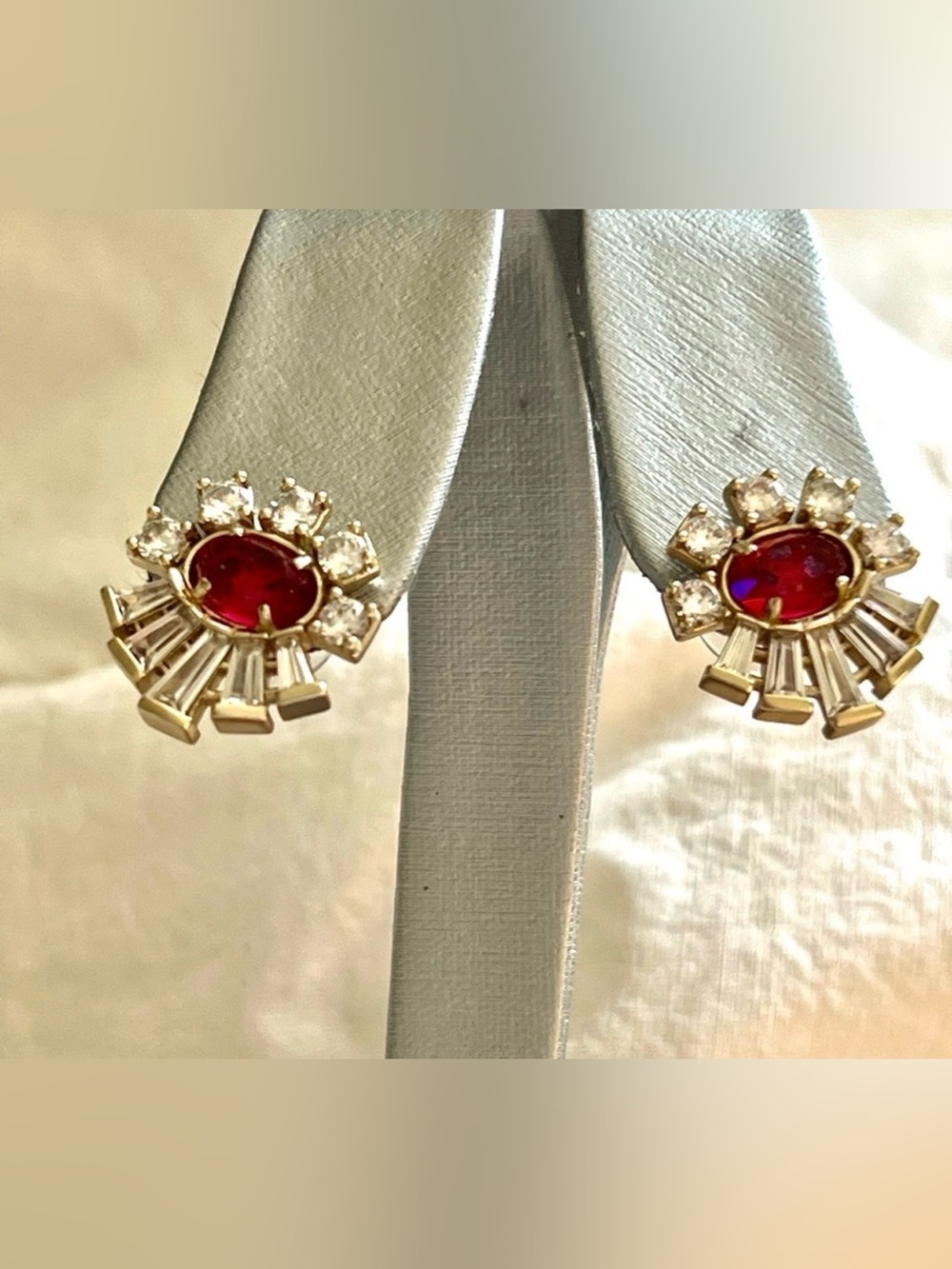 NWT RARE & Retired Kendra Scott Atticus Earrings Berry CZ’s Yellow Gold Perfect!